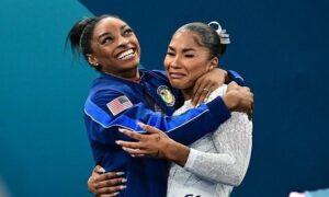 Breaking News: Simone Biles breaks silence after Jordan Chiles ruling sees USA star's Olympic bronze medal put in jeopardy...see more