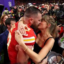 Breaking News: Taylor Swift Walks Out on Travis Kelce in Florida After Surprise Marriage Proposal...See more