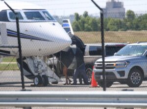 Breaking News:Travis Kelce and Taylor Swift fly to NYC after Chiefs’ Week 1 triumph…See More 👇