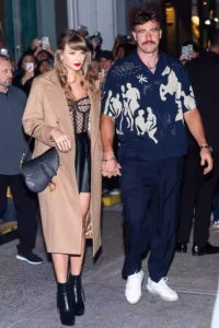 breaking-all-about-taylor-swift-and-travis-kelces-stylish-looks-for-n-y-c-date-night-with-blake-lively-and-ryan-reynolds