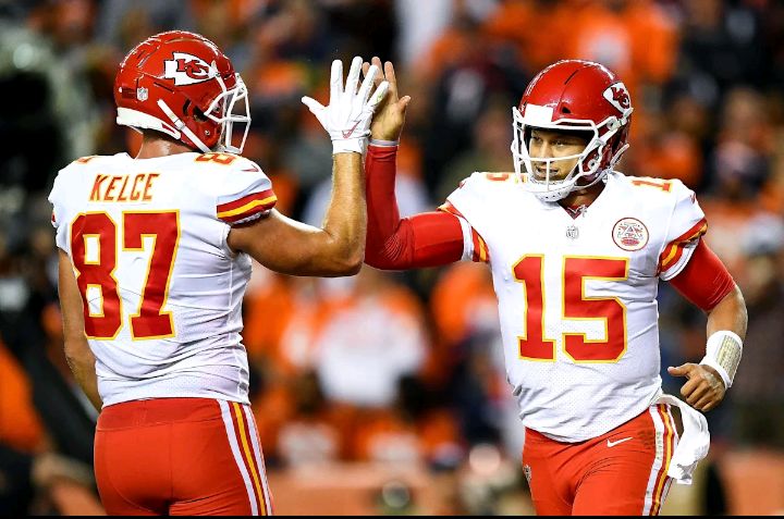 News Update: Patrick Mahomes, Travis Kelce make stylish entrance for Week 15 matchup vs. Chargers...Read More