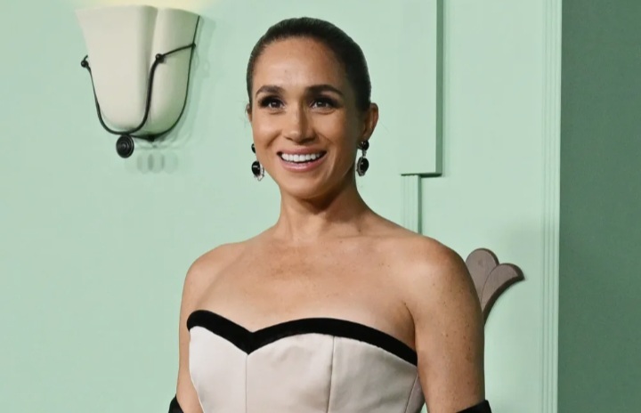 Breaking News: Meghan Markle Makes Surprise Appearance at Fifteen Percent Pledge Gala Honoring Tina Knowles...see more
